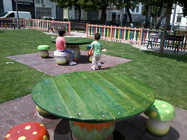 Mesas nuevas en el Parque Blas Infante de Estepa