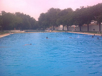 Vista general de la piscina de Marinaleda