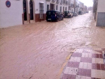La calle Pasedilla de Pedrera, tras la tormenta. Foto: @paolalanegri